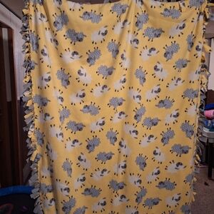 Cozy Yellow Sheep Patterned Fleece Blanket